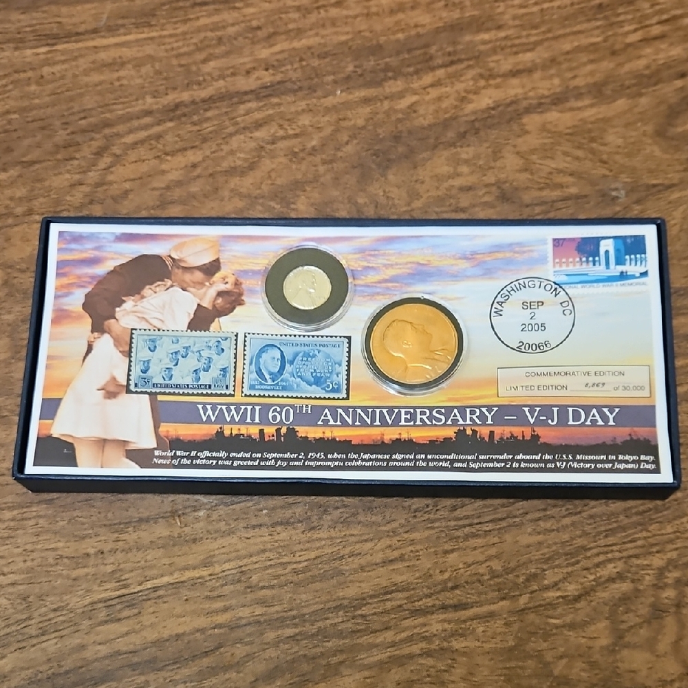Morgan mint celebrating WW II 60th Anniversary V-J Day Coin & Stamp set
